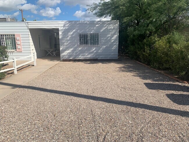 Photo - 2549 E Glenn St