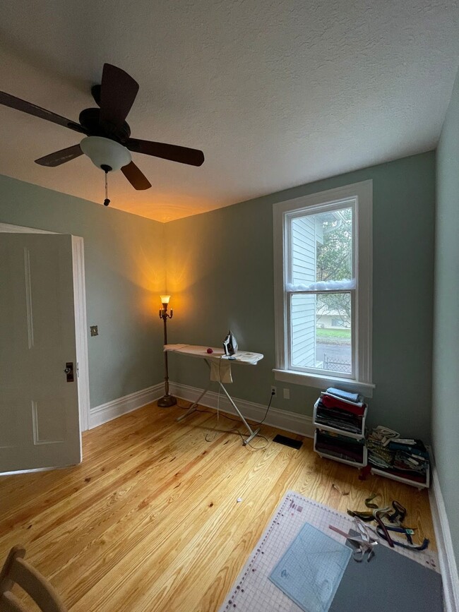 Downstairs bedroom - 3915 NE Rodney Ave