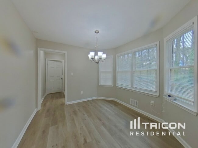 Photo - 3560 Erdly Ln