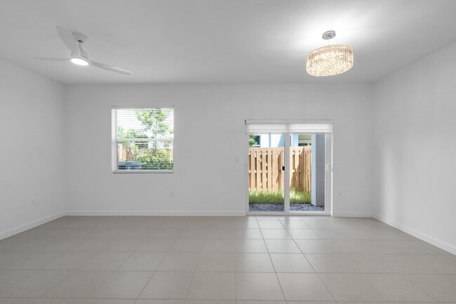 Photo - 105 SW 184th Pl