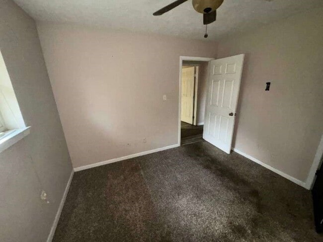 Photo - 718 Westbury St