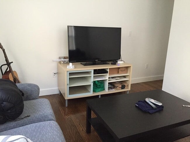 Photo - 19 Marney St Unit 4