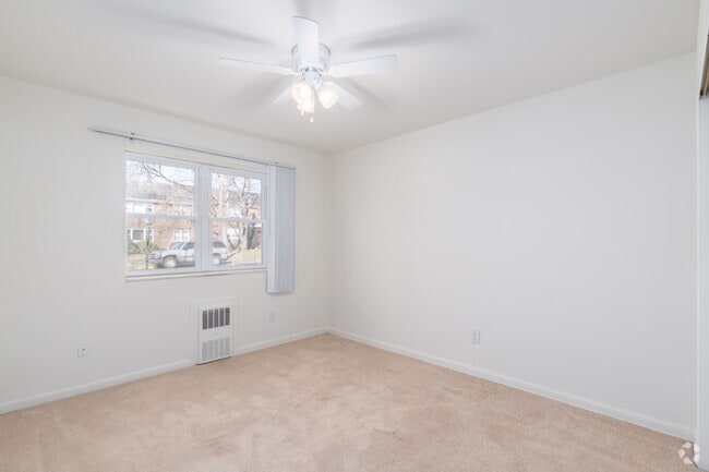 JR. 1BR, 1BA - 560SF - Bedroom