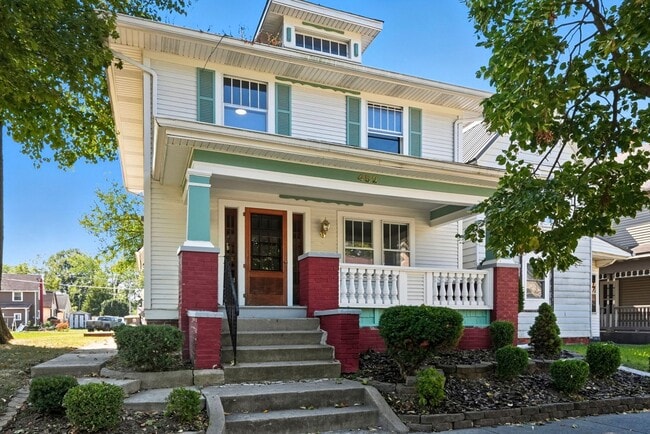 Building Photo - NEW LISTING! Spacious 3-Bedroom Home with ...