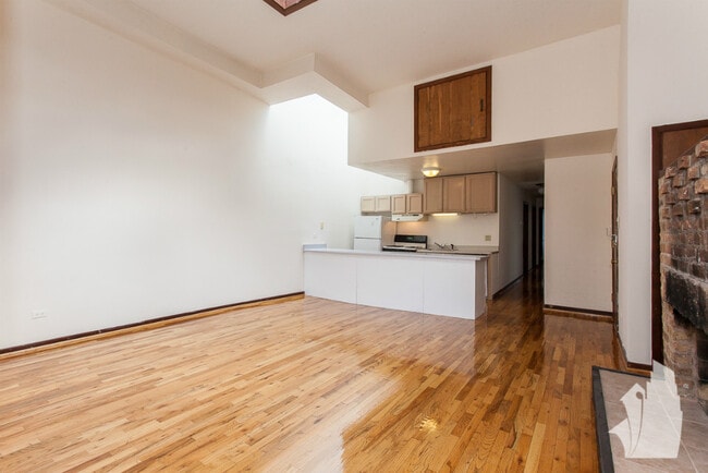 Photo - 2519 N Lincoln Ave Unit 2D