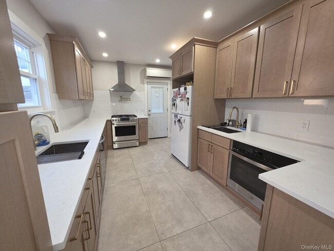 Photo - 325 Pacific Ave