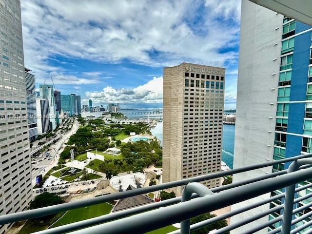 Building Photo - 325 S Biscayne Blvd Unit 2924