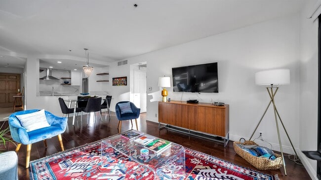 Living Room - 10724 Wilshire Blvd Unit 809