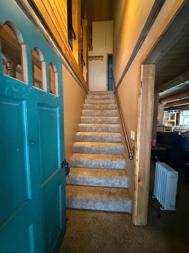 Photo - Spacious 3BD + Loft Log Home in June Lake | 2,200 SF | Rustic Charm & Privacy – $3,200/Month