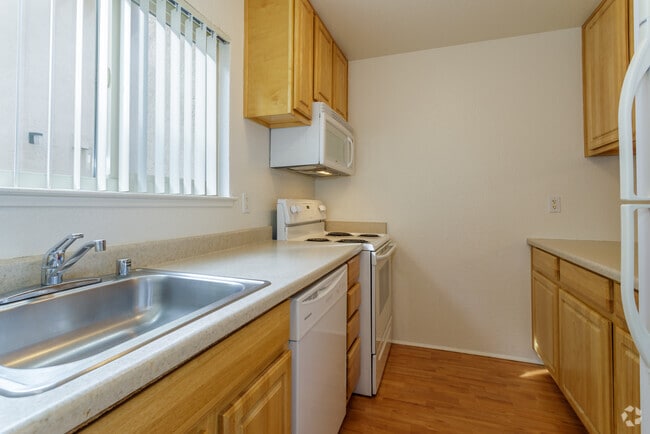 2BR, 1.5BA - 978SF - The Drake and Anderson Court