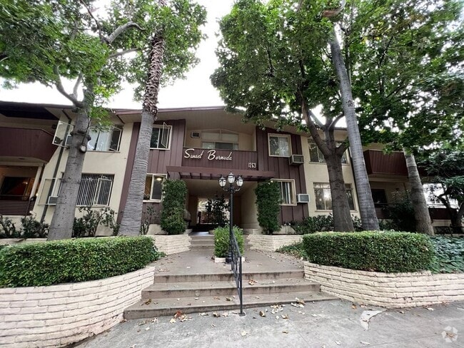 Building Photo - 1263 Hayworth Ave Rental