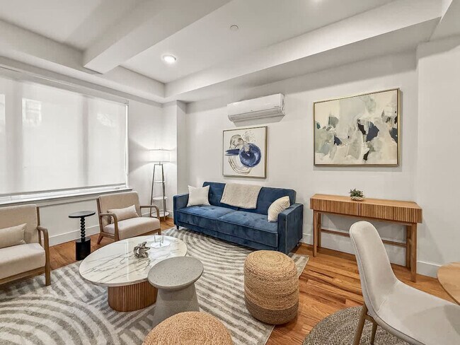 Photo - 236 W Thompson St Unit ID1055771P