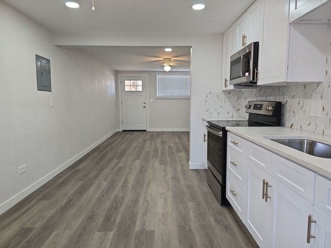 Photo - 2 Bed Garden Level Unit Available in Lakewood Unit #3