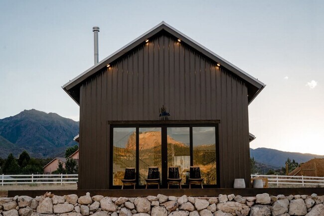 Photo - 2387 2500 E Unit ID1071589P