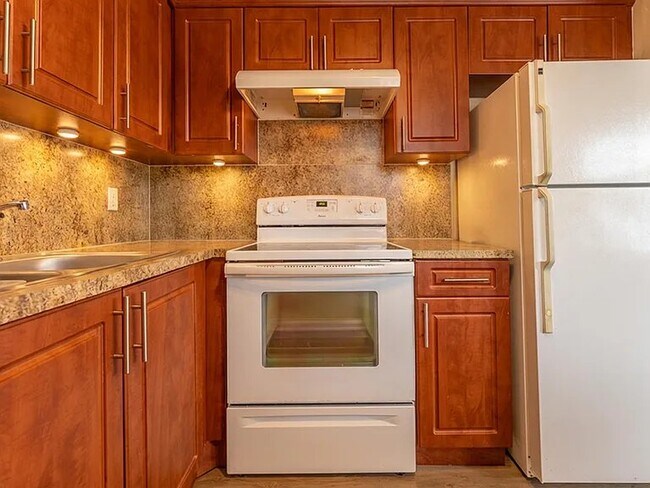 2920 Cynthia Ln Unit 202
