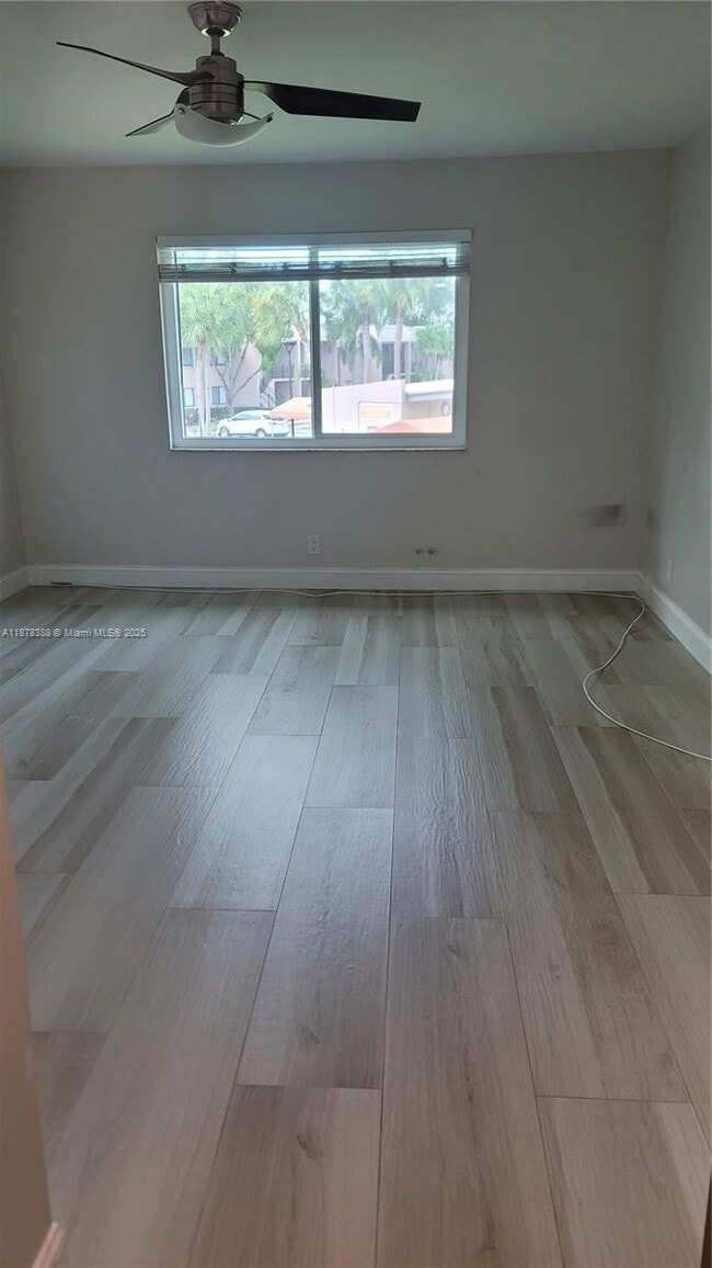 Photo - 330 Racquet Club Rd Unit 204