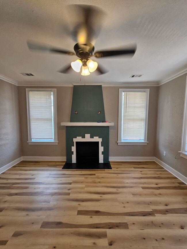 Building Photo - 2405 S Battery St Unit B