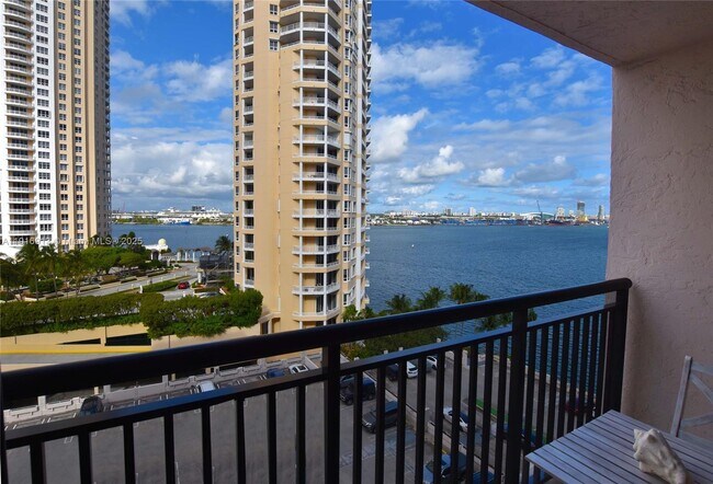 Photo - 540 Brickell Key Dr Unit 1120