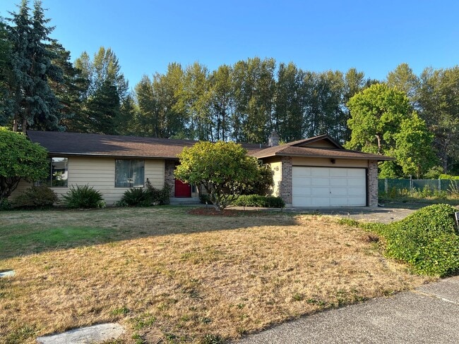 Building Photo - Stunning Green River Home in Auburn!