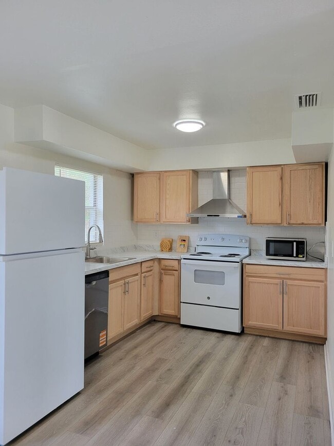 Photo - Three-Bedroom Home Near the Chain of Lakes