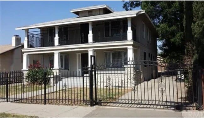 Photo - 1233 N G St Unit 2