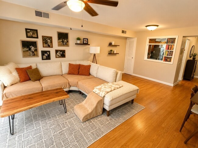 Photo - 708 Windsor Dr N Unit 708