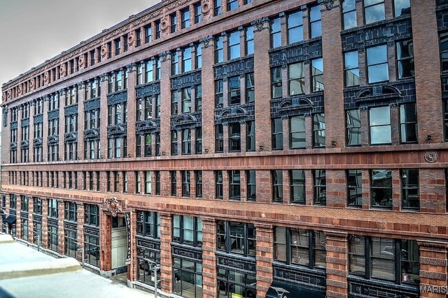 Building Photo - 1520 Washington Ave Unit 715