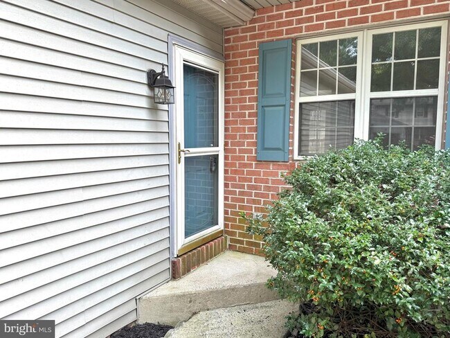 Photo - 2002 Acorn Dr Townhome