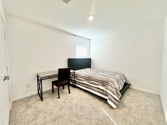 Photo - 11218 Beverley Pk St