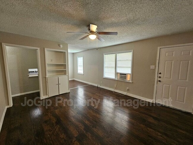 Photo - 6403 Hollis Ave
