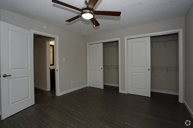 588SF_1BR_Bedroom