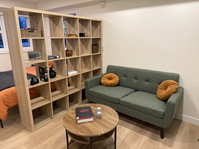 Building Photo - 8615-8108 108 St NW Unit 412