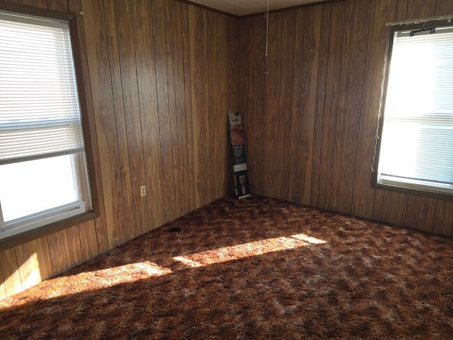 Photo - 449 W Cunningham St