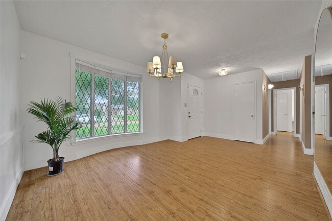 Photo - 626 Park Knoll Ln