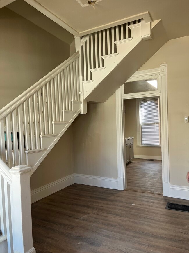 Photo - 816 W Mercury St