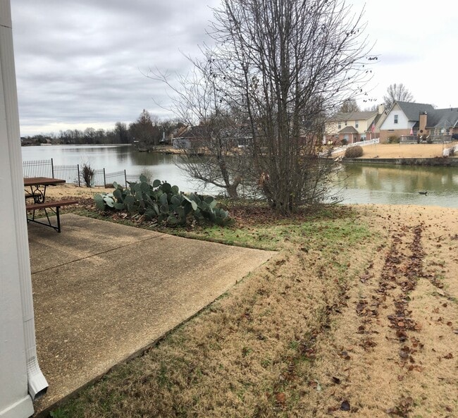 Photo - 9237 Lakeshore Dr