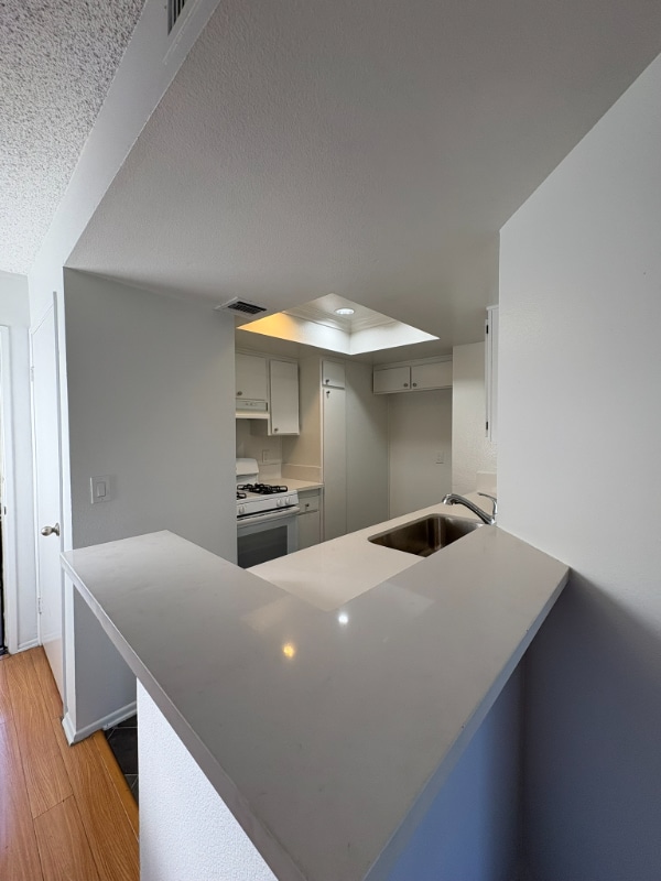 Building Photo - 6400 Kraft Ave