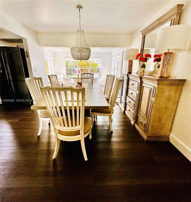 Photo - 2911 Monroe St