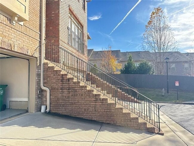 Building Photo - 2141 Coventry Dr