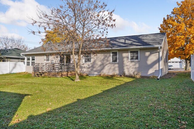 Photo - 3845 Douglas Dr N