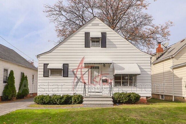 Photo - 23521 Hartland Rd House