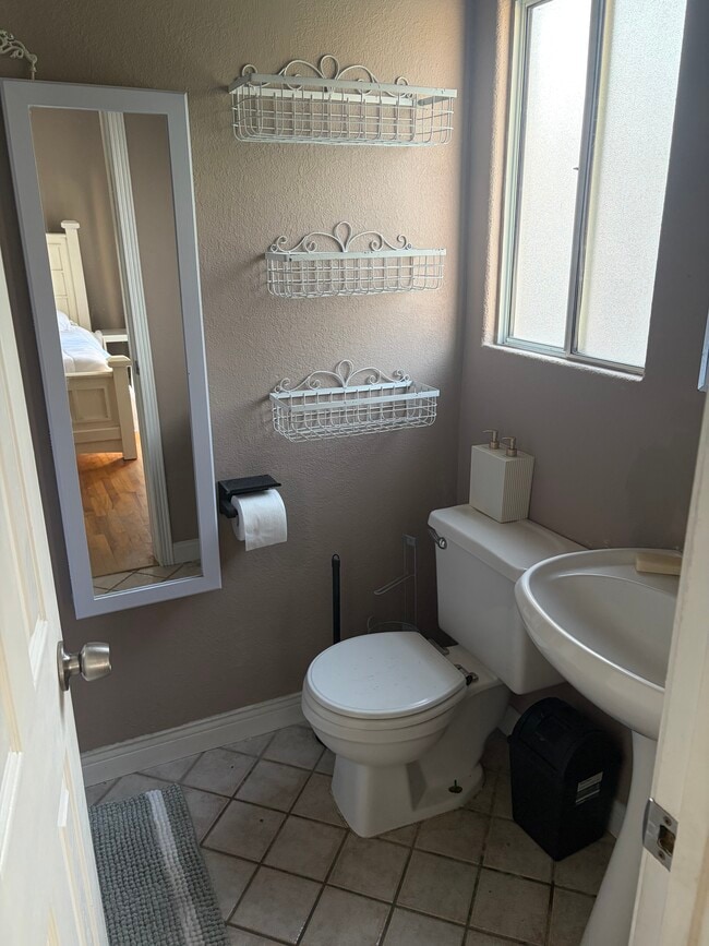 Photo - 1355 Elmwood St