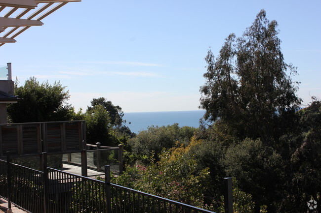 Ocean View - 633 Radcliffe Ave Rental