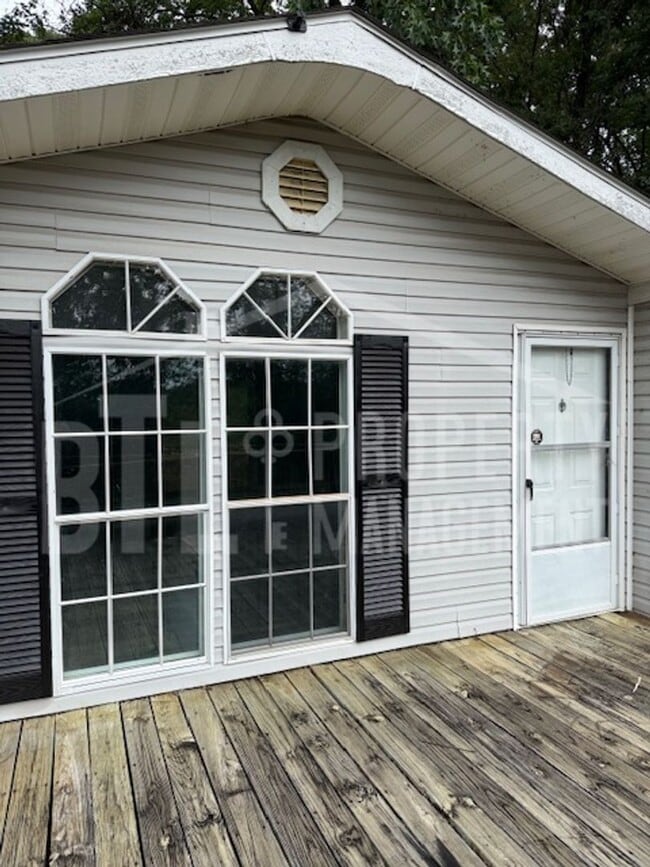 Photo - 222 Meadow Hills Ln