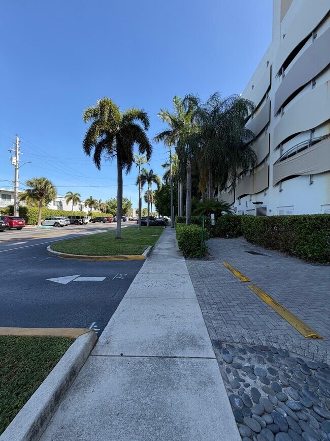 Photo - 7930 East Dr Unit 1506