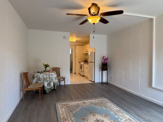 Building Photo - 1700 Makiki St Unit 107