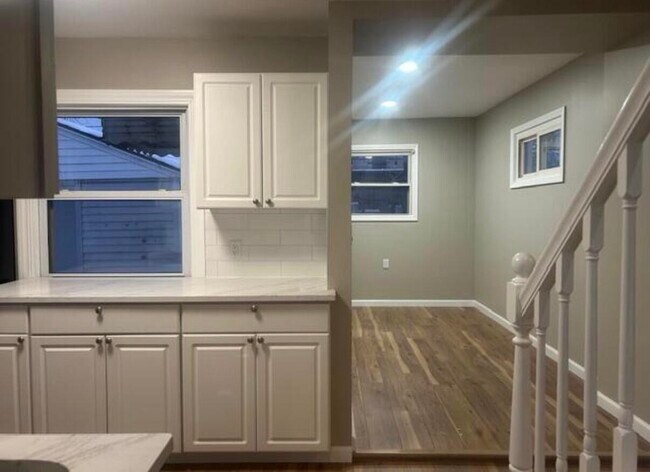 Photo - 1977 Princeton Rd