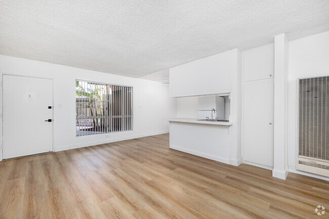 2 habitaciones, 1 baño - 770 pies cuadrados - Sala de estar