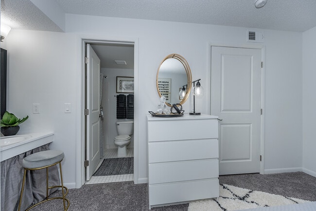 Deerfield Crossing Apartments
