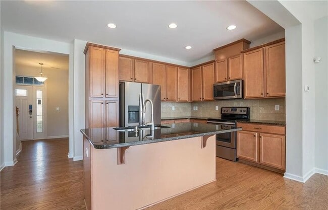 Photo - 7224 Lochy Ln